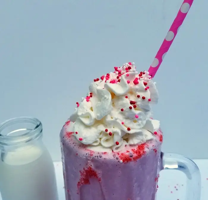 Strawberry Frozen Yogurt Milkshake