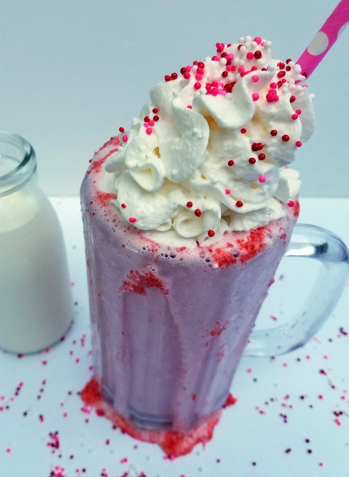 Strawberry Frozen Yogurt Milkshake