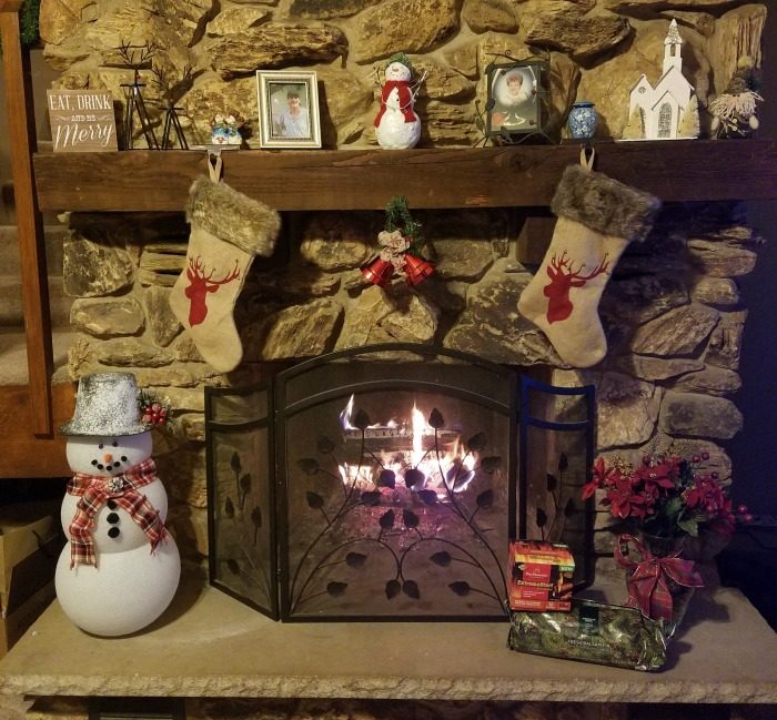 Tips on decorating your mantle for the holidays