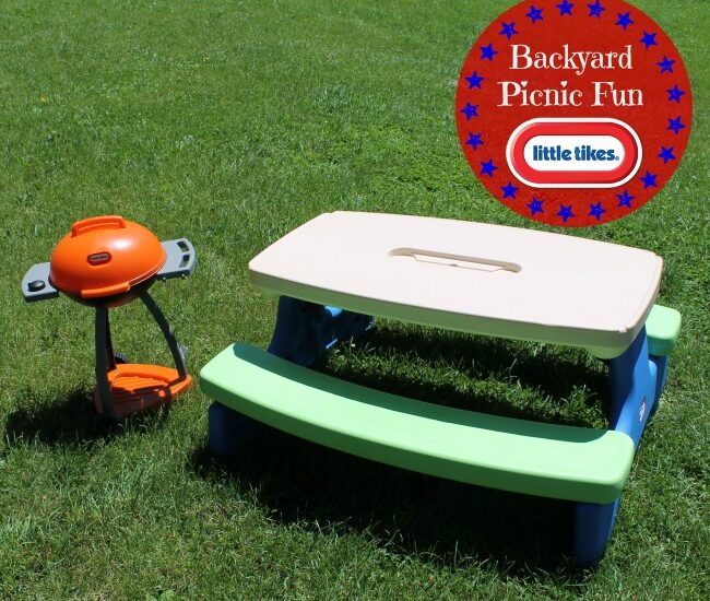Little Tikes Easy Store Picnic Table and Sizzle & Serve Grill