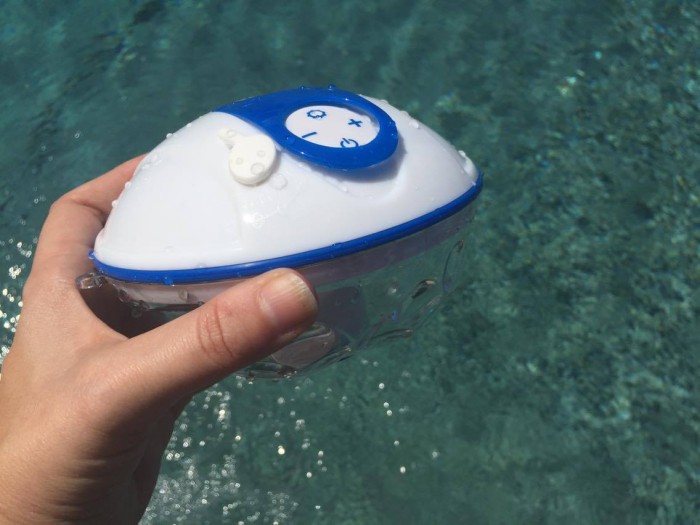 Waterproof Bluetooth Speaker with an Underwater Light Show