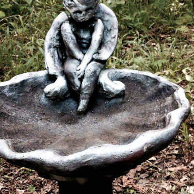 statue