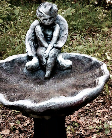 statue