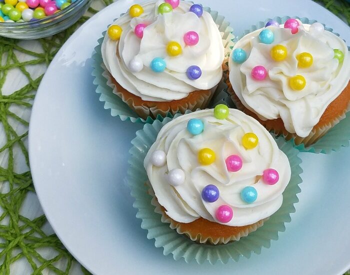 How to easily frost cupcakes