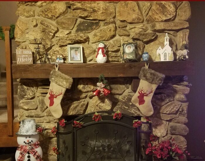 Tips on Decorating Your Mantle for the Holidays