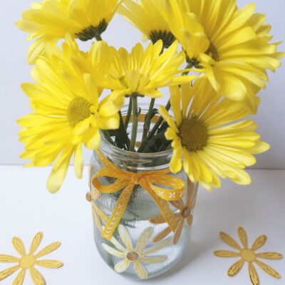 Easy DIY Daisy Mason Jar Vase
