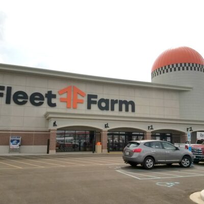 Fleet Farm Opens in Oconomowoc