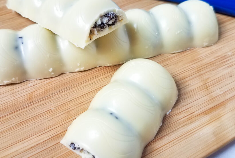 OREO Cookies & Creme Chocolate Bar