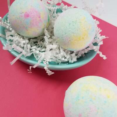 make your own Unicorn Bath Bombs