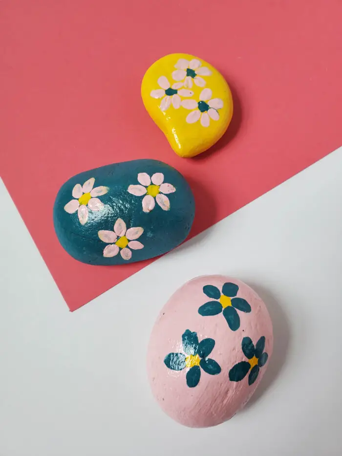 simple flower painted rocks - 0