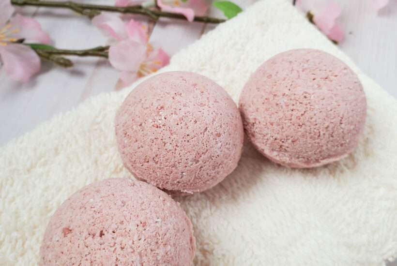 These Sweet Almond DIY Bath Bombs are easy to make and smells phenomenal.