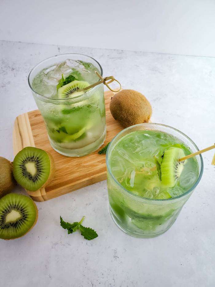 kiwi mojito with garnish on toothpick