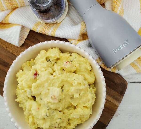 finamil with potato salad