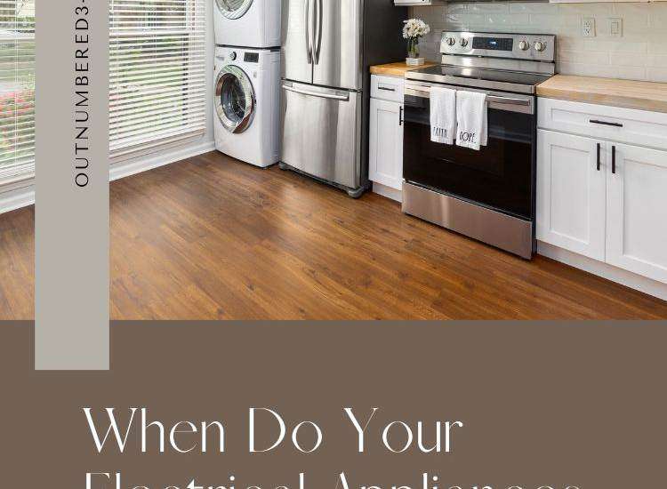 full kitchen with appliances