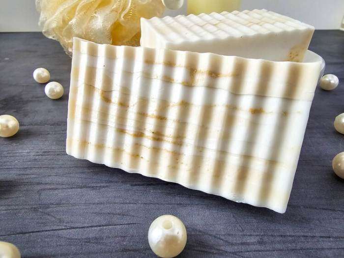 honey swirl soap cut into pieces