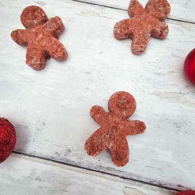 Gingerbread Shower Bombs on a light wooden background