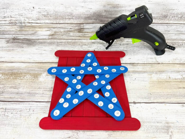 assembling the star sign before adding the ribbon