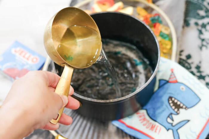 starting blue raspberry jello shots using water