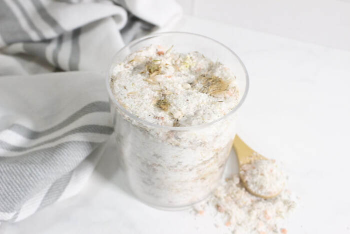 bath soak for sore muscles homemade in a jar